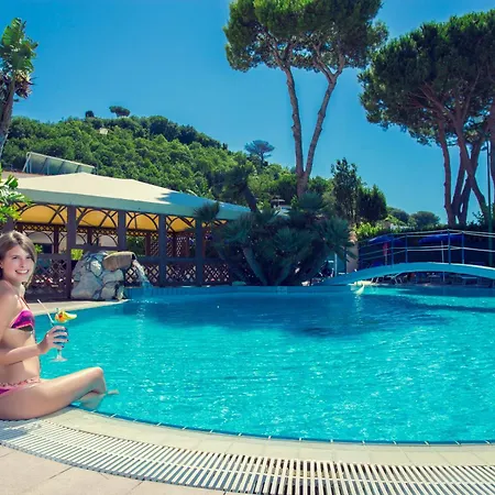 酒店 Terme Cristallo Palace 卡萨米乔拉泰尔梅
